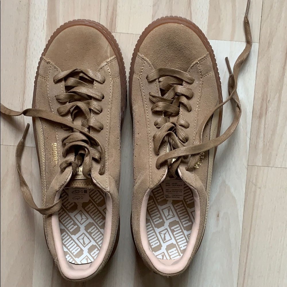 PUMA platform sneakers😍